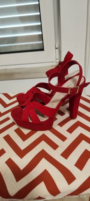 Sandália PRIMARK - Artigo Novo