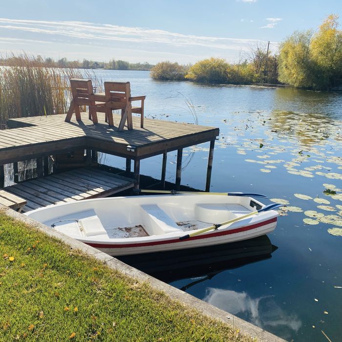 Дом с баней на озере Мартышев. Киев. Осокорки.