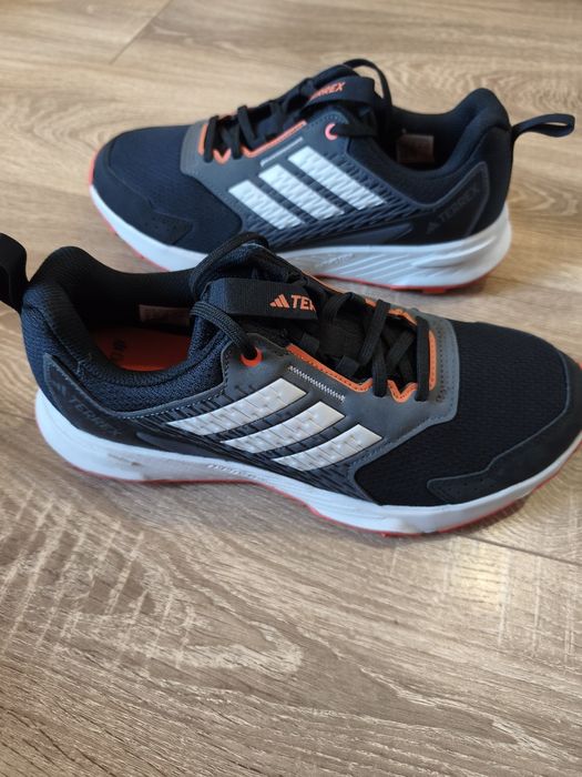41.5р.Оригінальні кросівки Adidas Terrex Tracefinder 2 M JR9136