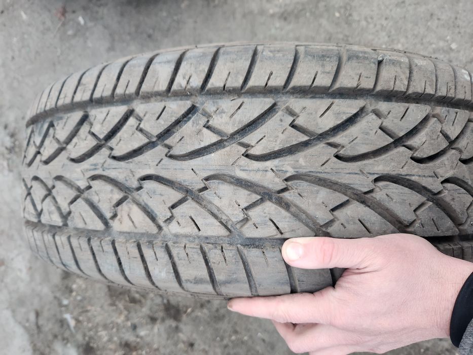 Продам колесо резину з запаски 245/70 r16 107h BridgeStone Dueler HP н