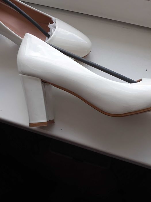 Buty do ślubu r.38 ładne i wygodne:)jak nowe!