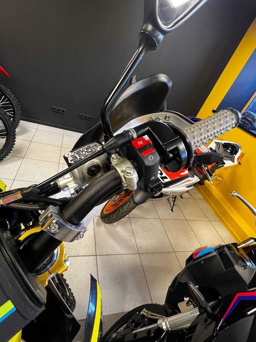 Мотоцикл ZUUMAV S8 FULL PRO (S8-KE300)