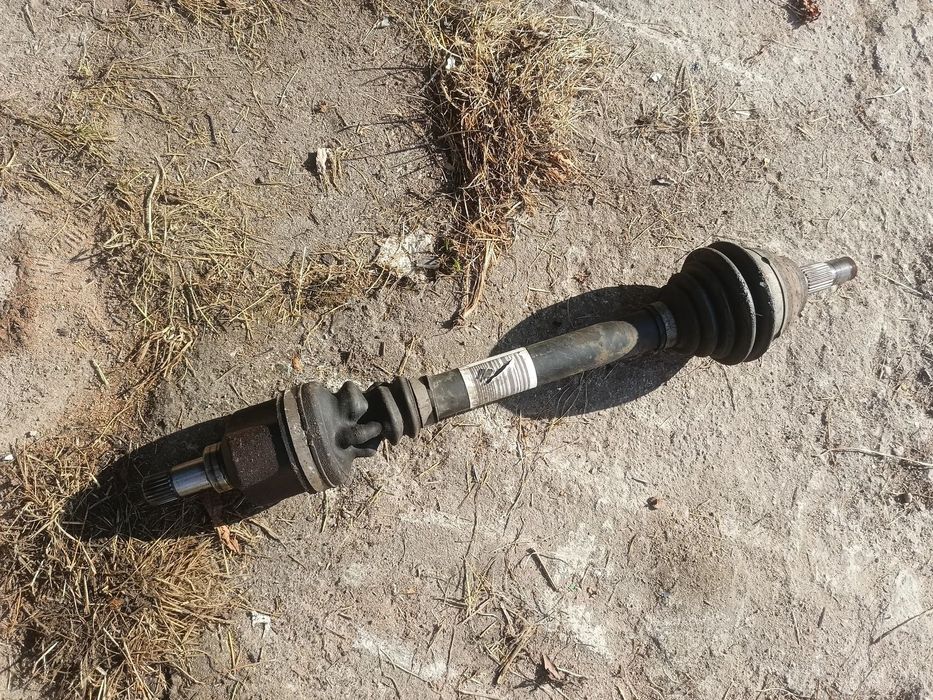 PÓŁOŚ LEWA PEUGEOT 308 C4 II 1.6HDI 9661107380