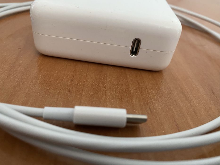 Зарядка apple macbook 61W