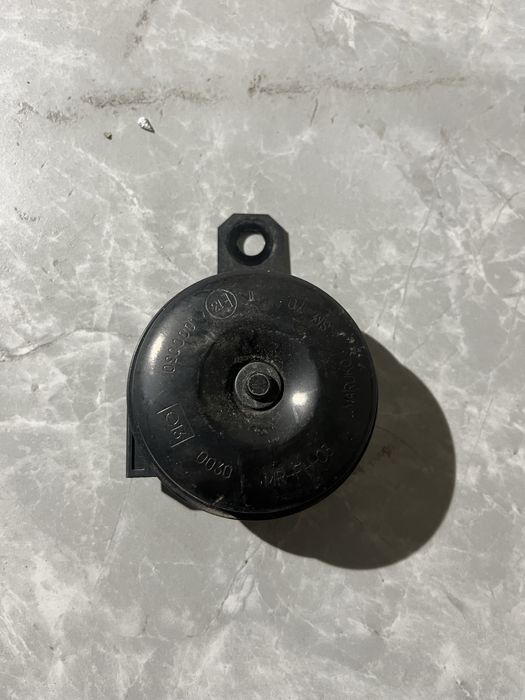 Сигнал . Звуковий сиглал . Toyota .