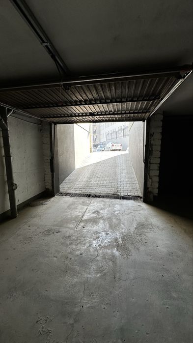 Miejsce parkingowe w hali garażowej, Wilda, centrum