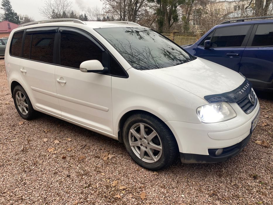 Продам фольцваген тауран 2.0 дизель автомат