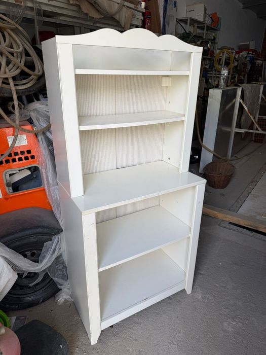 Móvel de aparador em bom estado