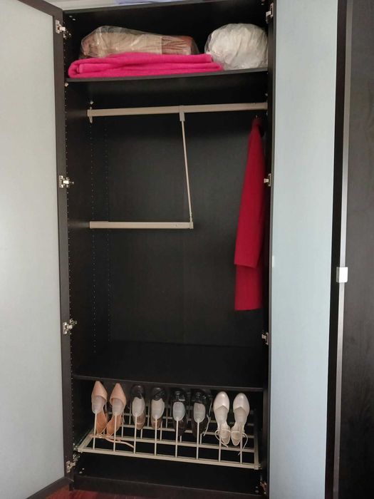 Guarda fatos IKEA com sapateira