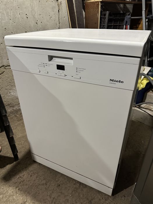 Посудомоечная машинка Miele