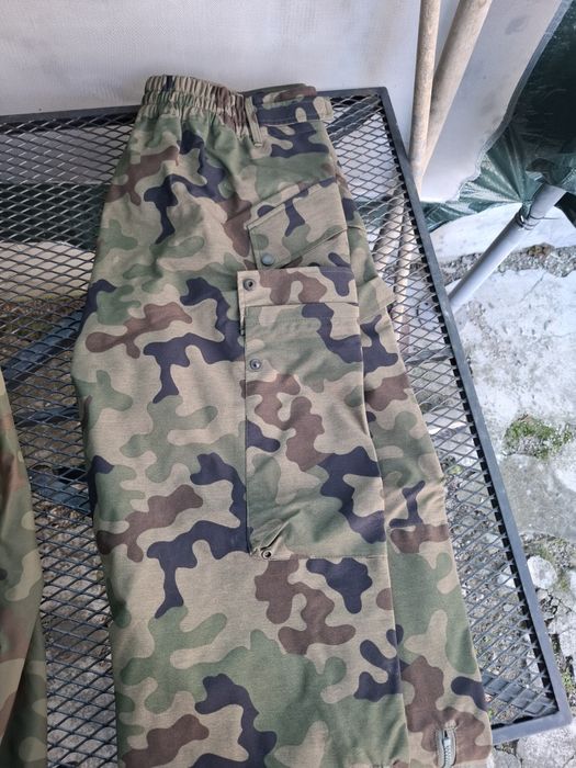 Spodnie od ubrania Gore-Tex MON