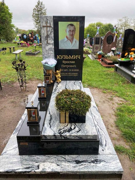 Памятники гранітні