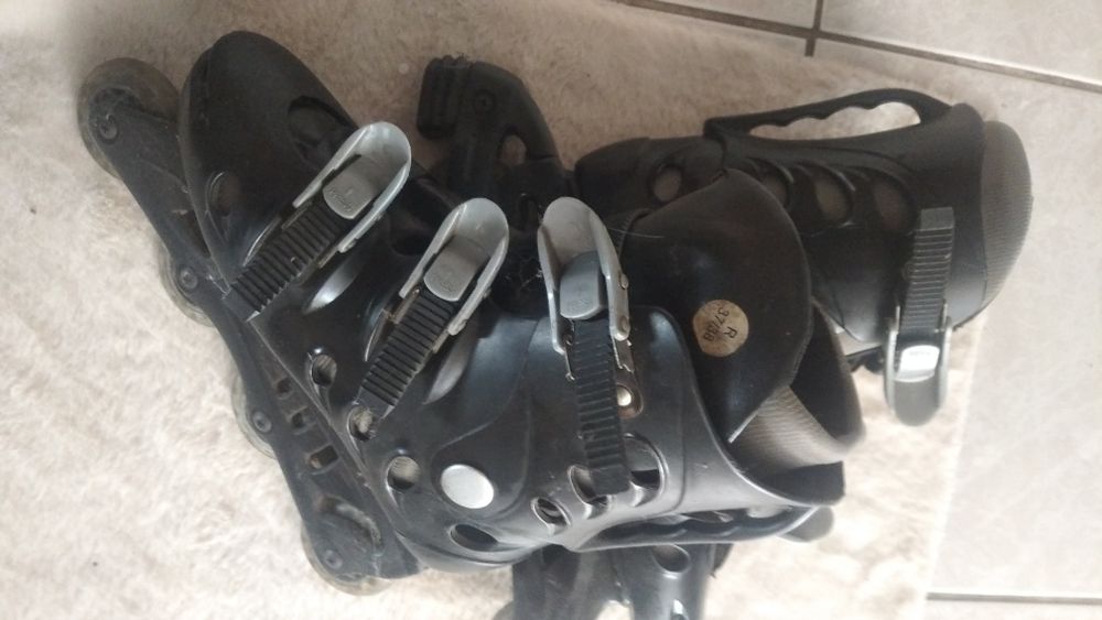 Łyżworolki            .