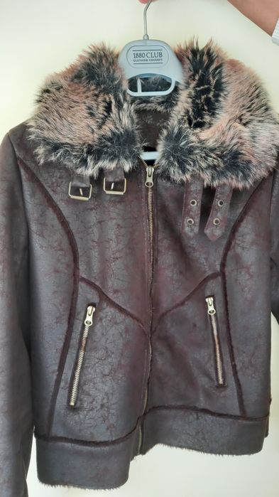 Casaco de camurça castanho