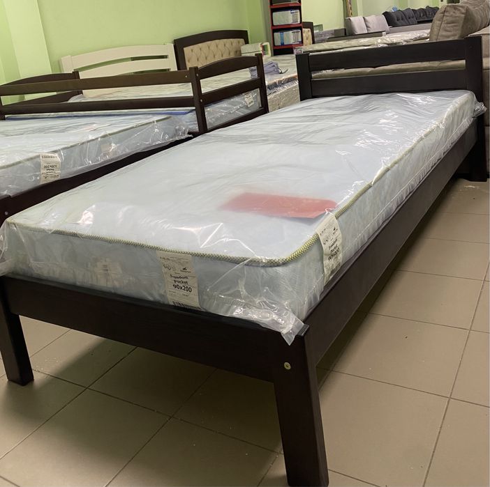 Деревянная кровать Класік