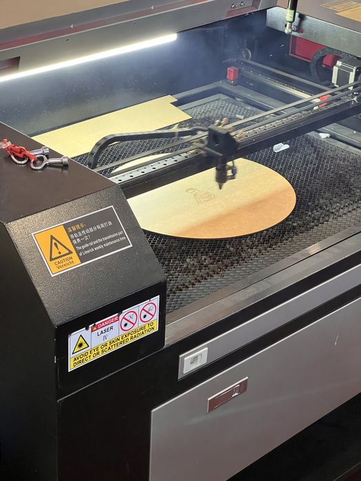 Laser CO₂ 60W – 700x500mm + Chiller