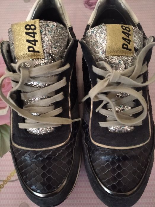 Кросівки жіночі нові