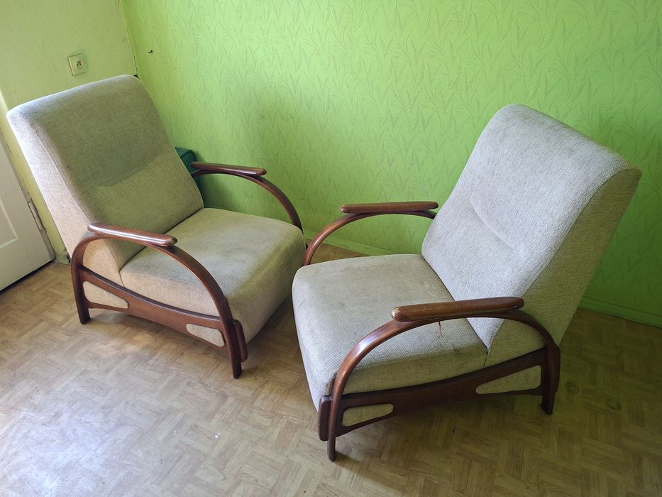 Fotele drewniane tapicerowane – 2 szt. – dobry stan, styl retro