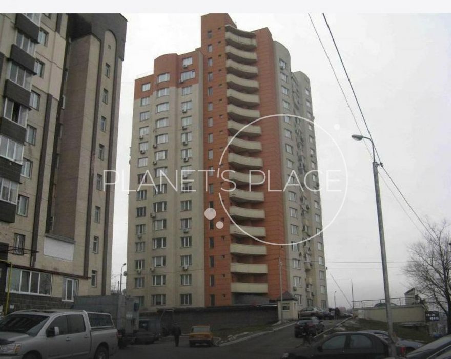 Продам 4к. квартиру, пр-т. В. Лобановського, м. Деміївська.