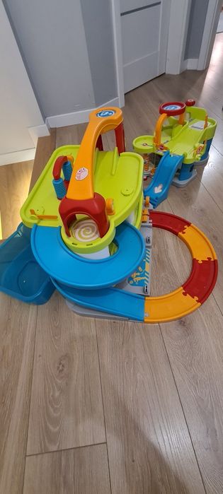 Garaż , SMOBY  zestaw 2 sztuk + GARTIS garaż policyjny