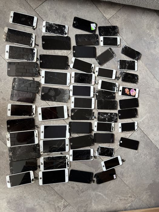 Lot iphone 120 шт деталей , дисплеїв