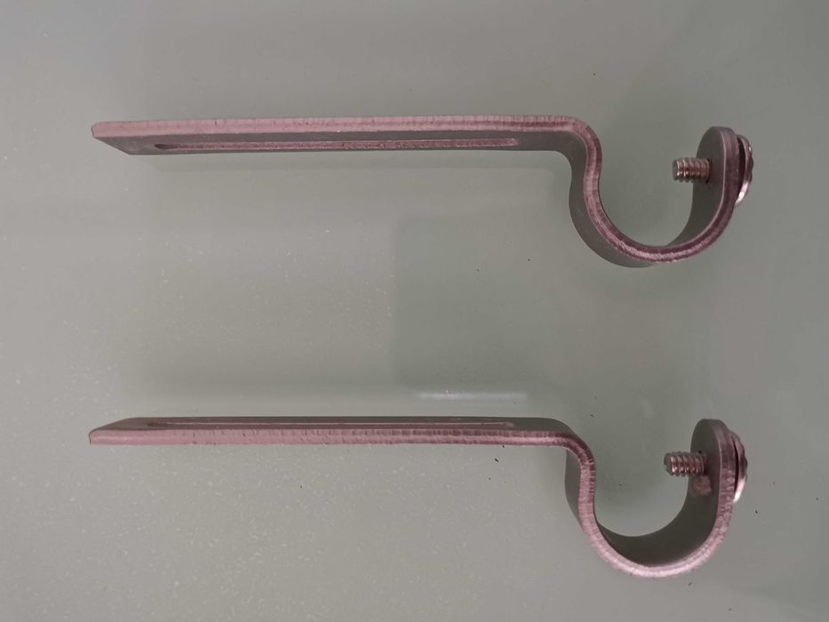 Conjunto de 4 varões de cortinado usados + 4 terminais