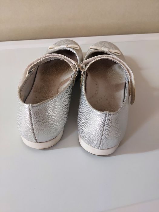 Buty srebrne Kornecki rozmiar 34