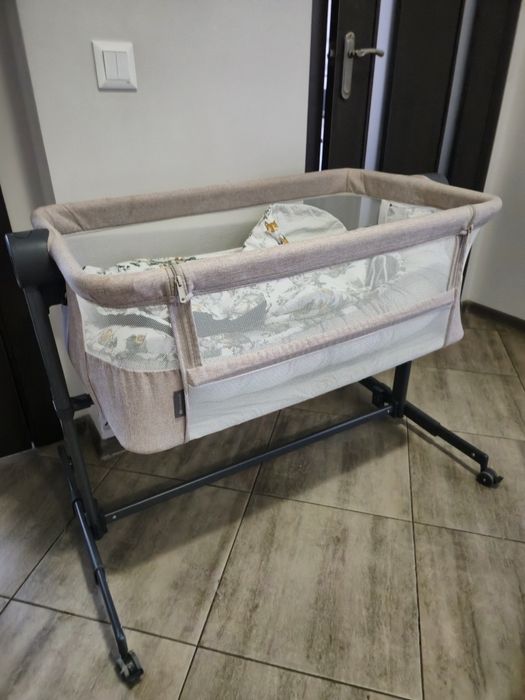 Приставне ліжечко, заколисуючий центр, ванночка, розвиваючий  килимок