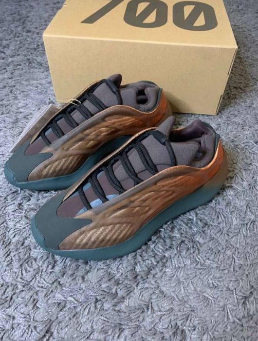 Yeezy 700 V3 Copper Fade