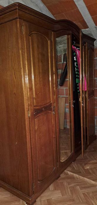 Roupeiro de Madeira (antigo)