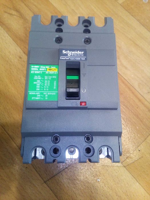 Автоматичний вимикач 3p 16A EZC100 Schneider Electric ezc100n3016
