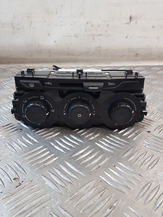 Panel Nawiewu 9807081177 Prugeot 301 Lift 18R-