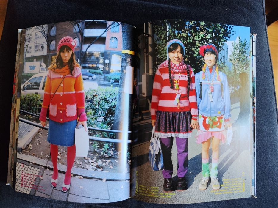 Livro e postais Fruits