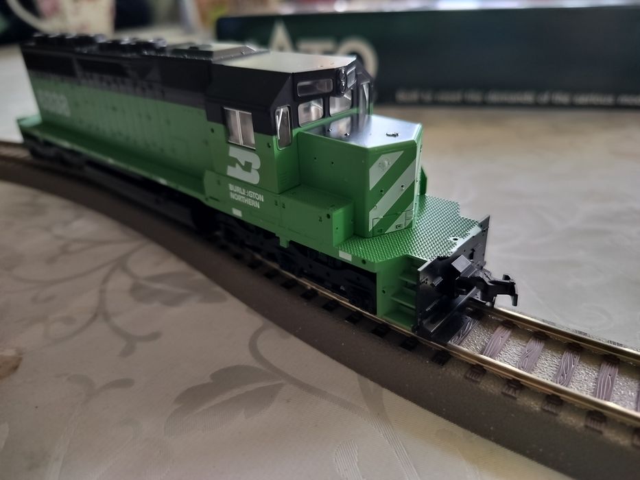 SD 40 firmy KATO analog H0