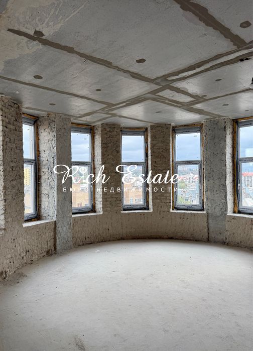 Поділ Видова квартира в клубному будинку Хорива 39/41