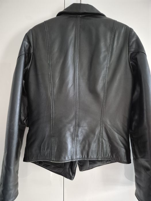 Sprzedam czarną kurtkę