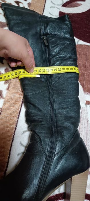 Шкіряні зимові ботфорди  37 р