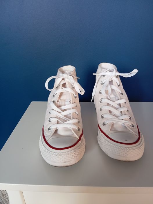 Białe trampki Converse
