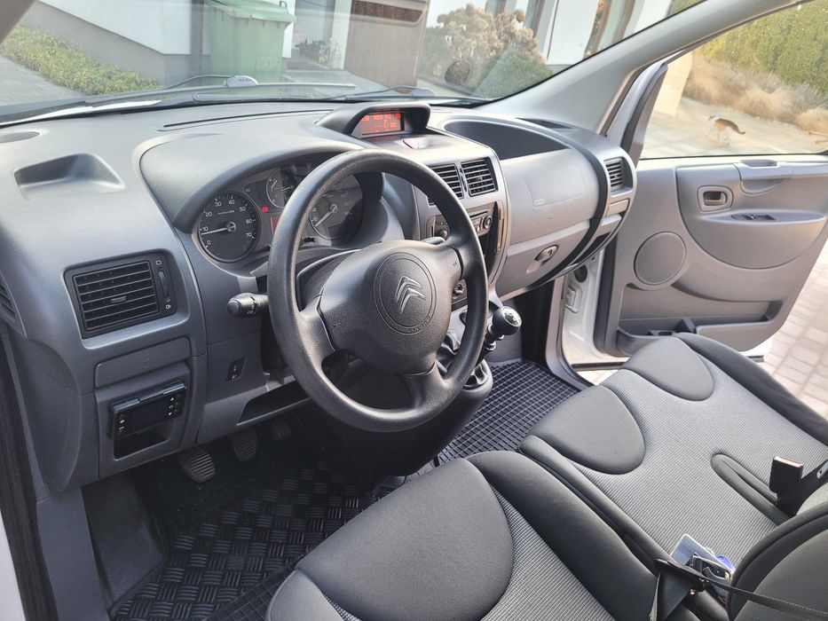 wynajem busa osobowego 9osób wypożyczalnia Ostrów Wlkp. transport