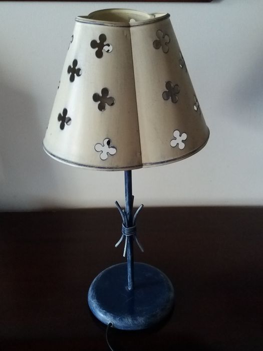 Vários candeeiros de mesa