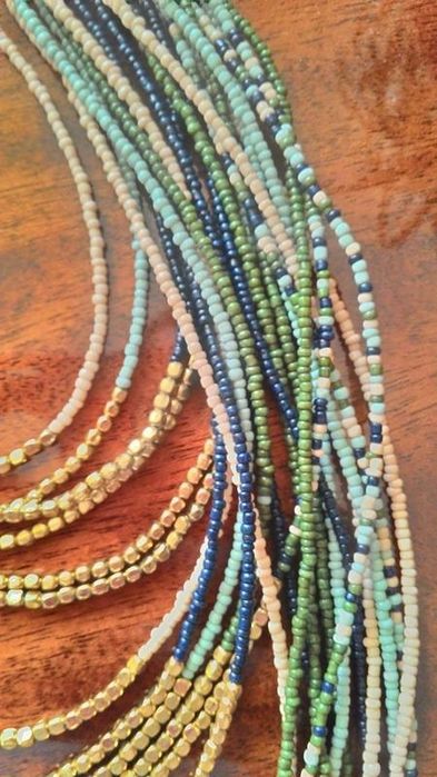 Намисто ожерелье из бисера H&M