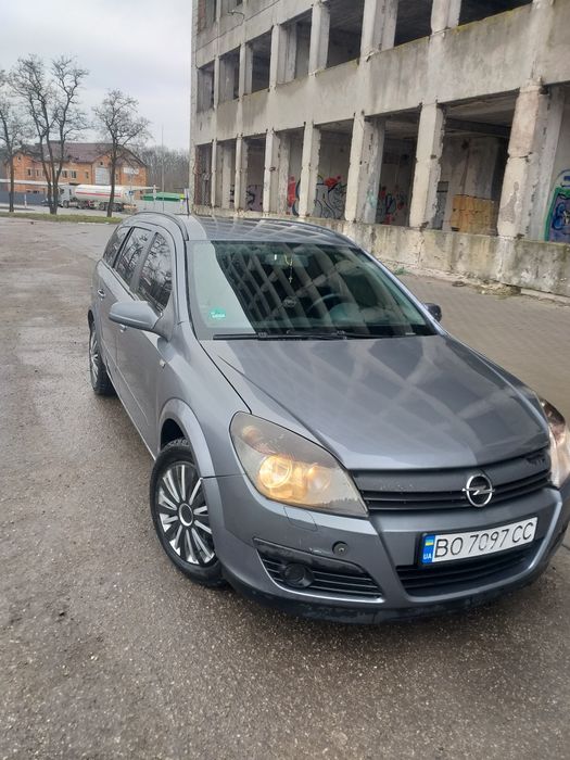 Опель Астра Н! Авто 1 власник  з 19
 року! Технічно справна! Гбо в тех паспорті!! Потребує косметичного ремонту , підкрасів, детальніше по тел.ТОРГУ НЕМАЄ!!