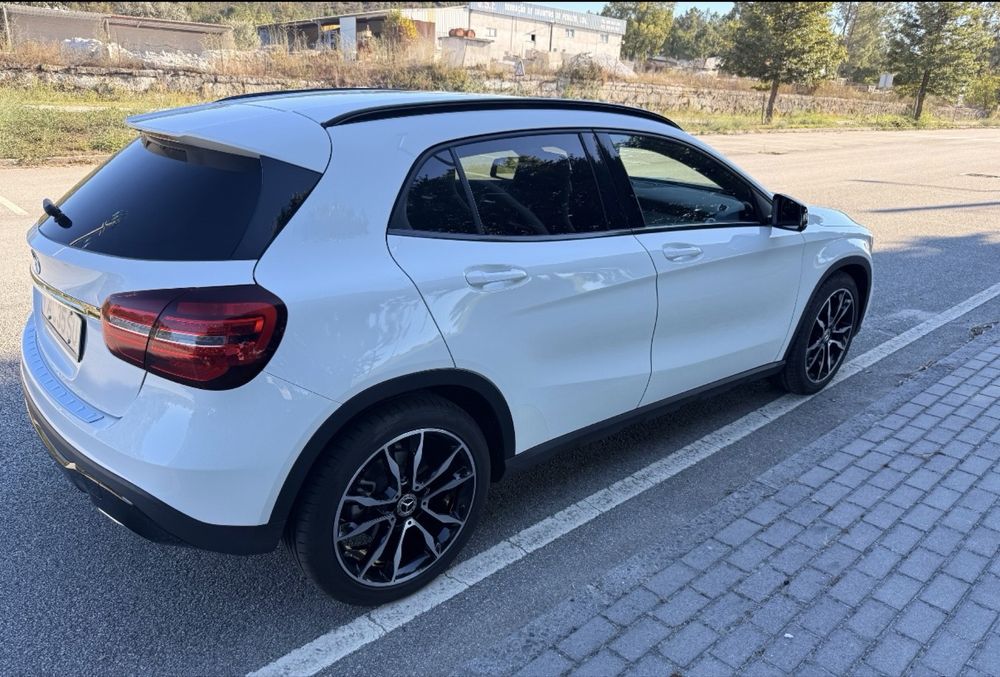 Mercedes -Benz GLA 200 foto 3