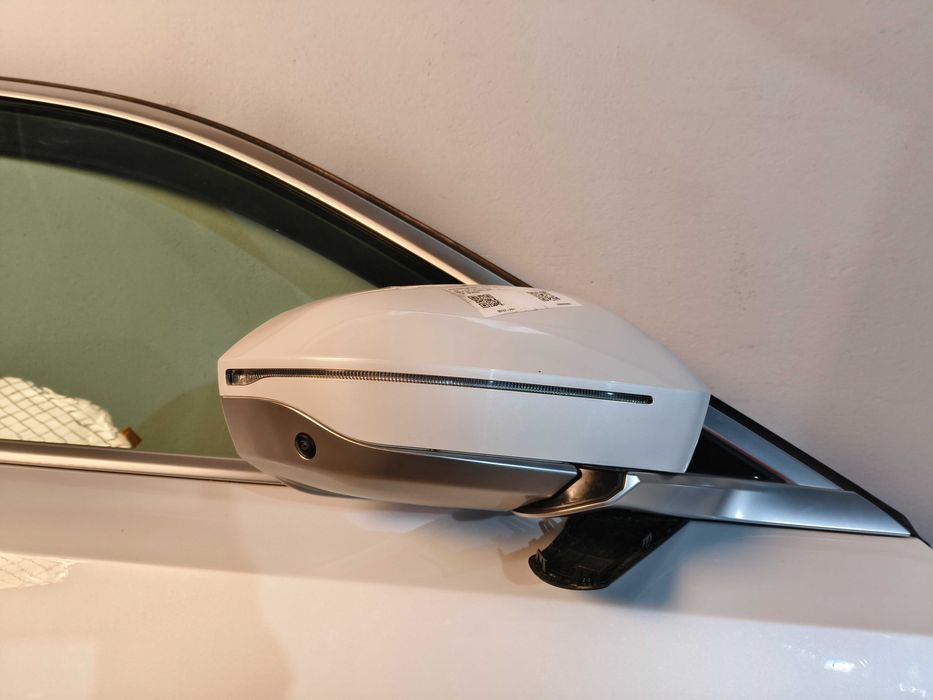 Дзеркала BMW 5 G60/G61/G68 в наявності