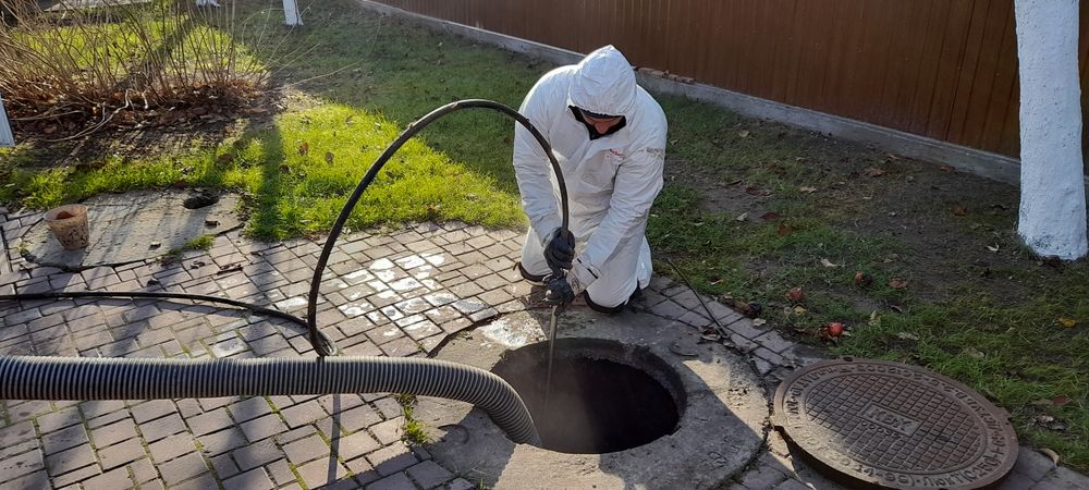 Выкачка ям.Чистка ям от ила.Забилась труба.Прочистка труб канализации