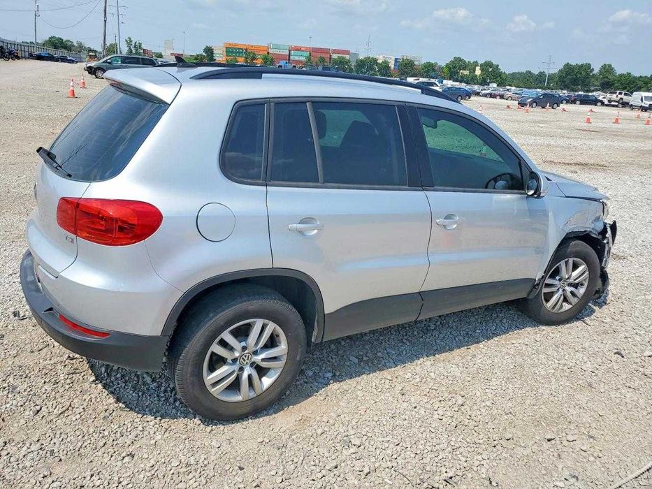 2017  Volkswagen TIGUAN SE