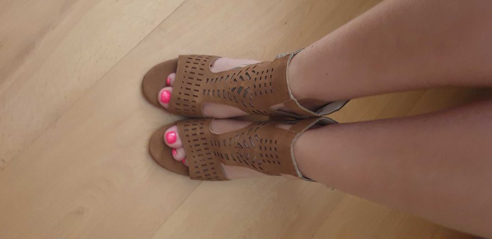 Sandálias de salto castanhas