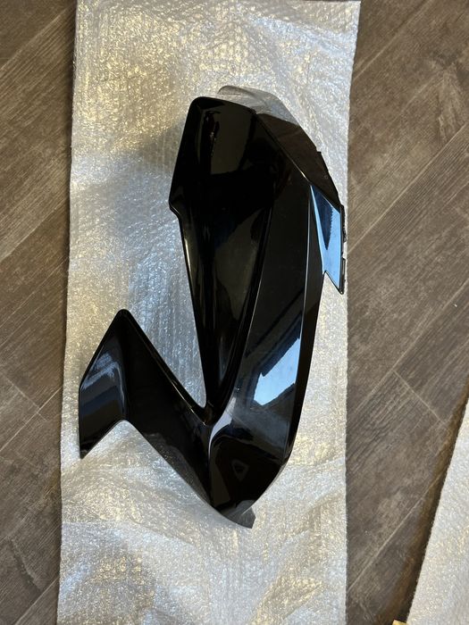 Oryginalna prawa czacha honda forza 125 lub 350