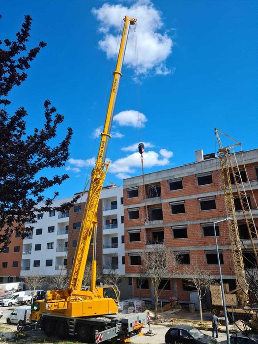 Grua obra em bom estado