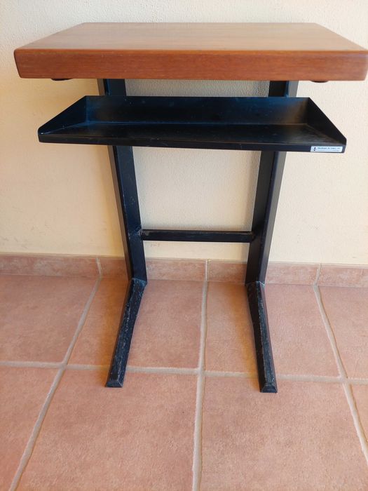 Secretária de telefone vintage de Daciano da Costa